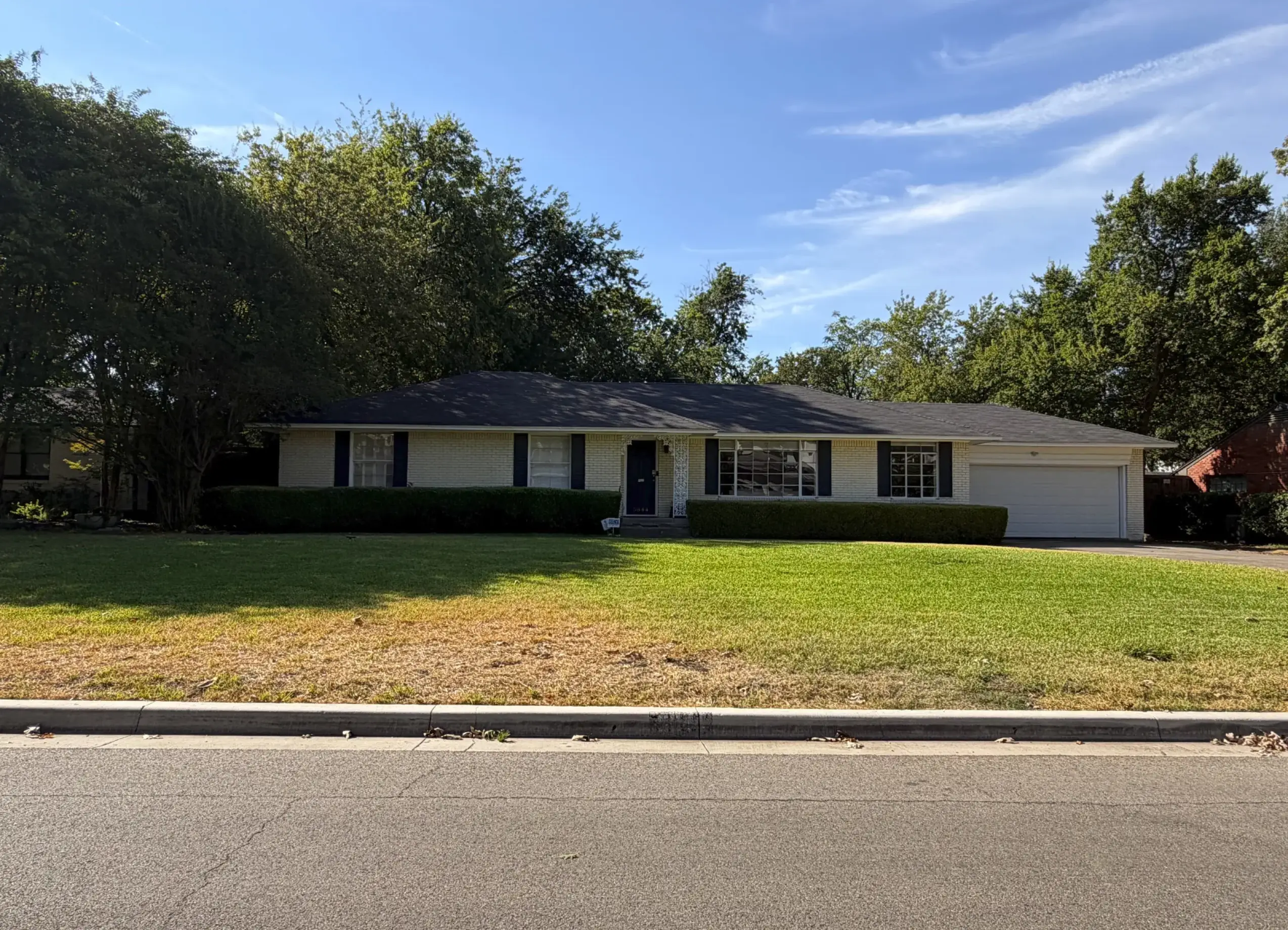 5844 Royal Crest-1